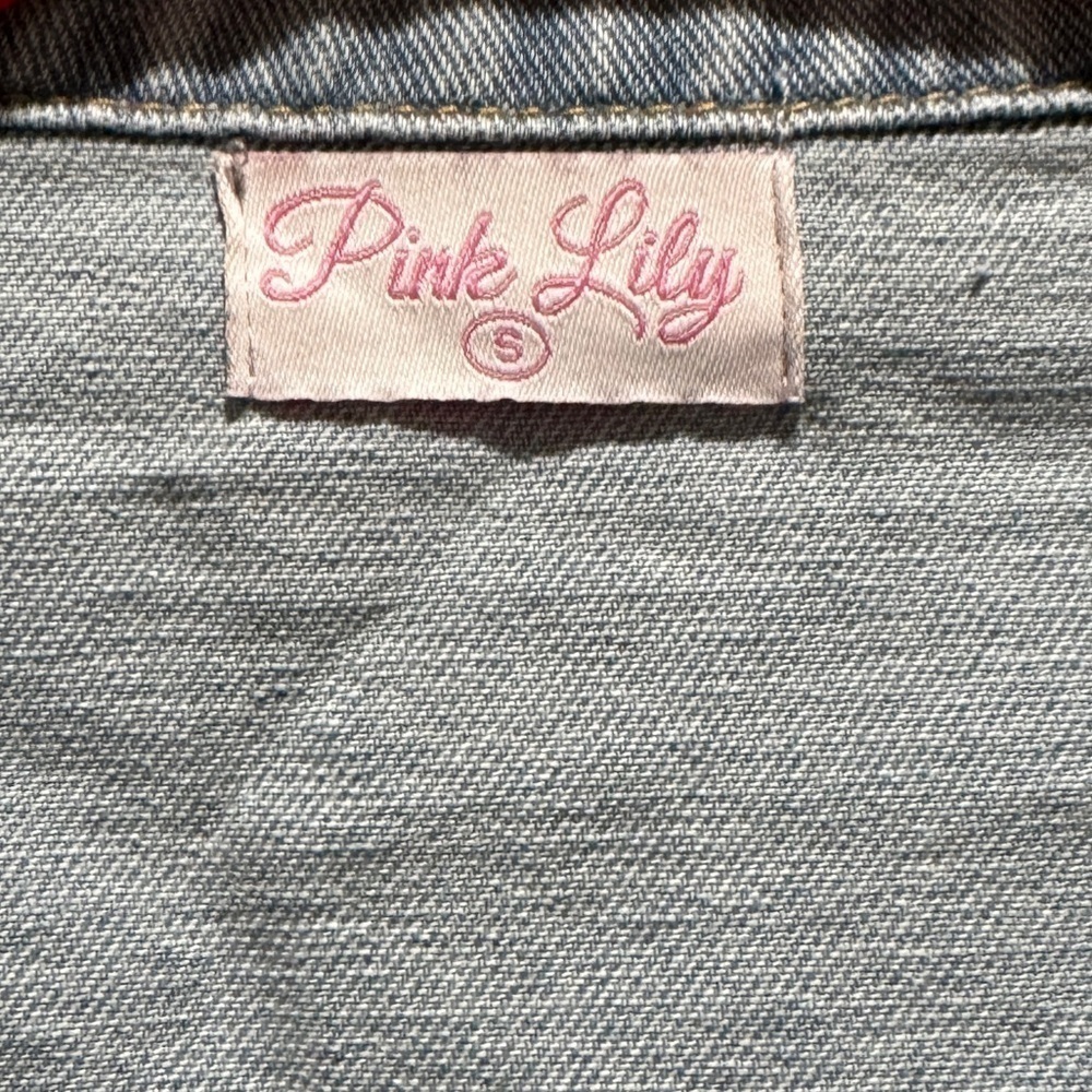 Brand New Pink Lily Destroyed Denim Jean Jacket size Small - Picture 5 of 5